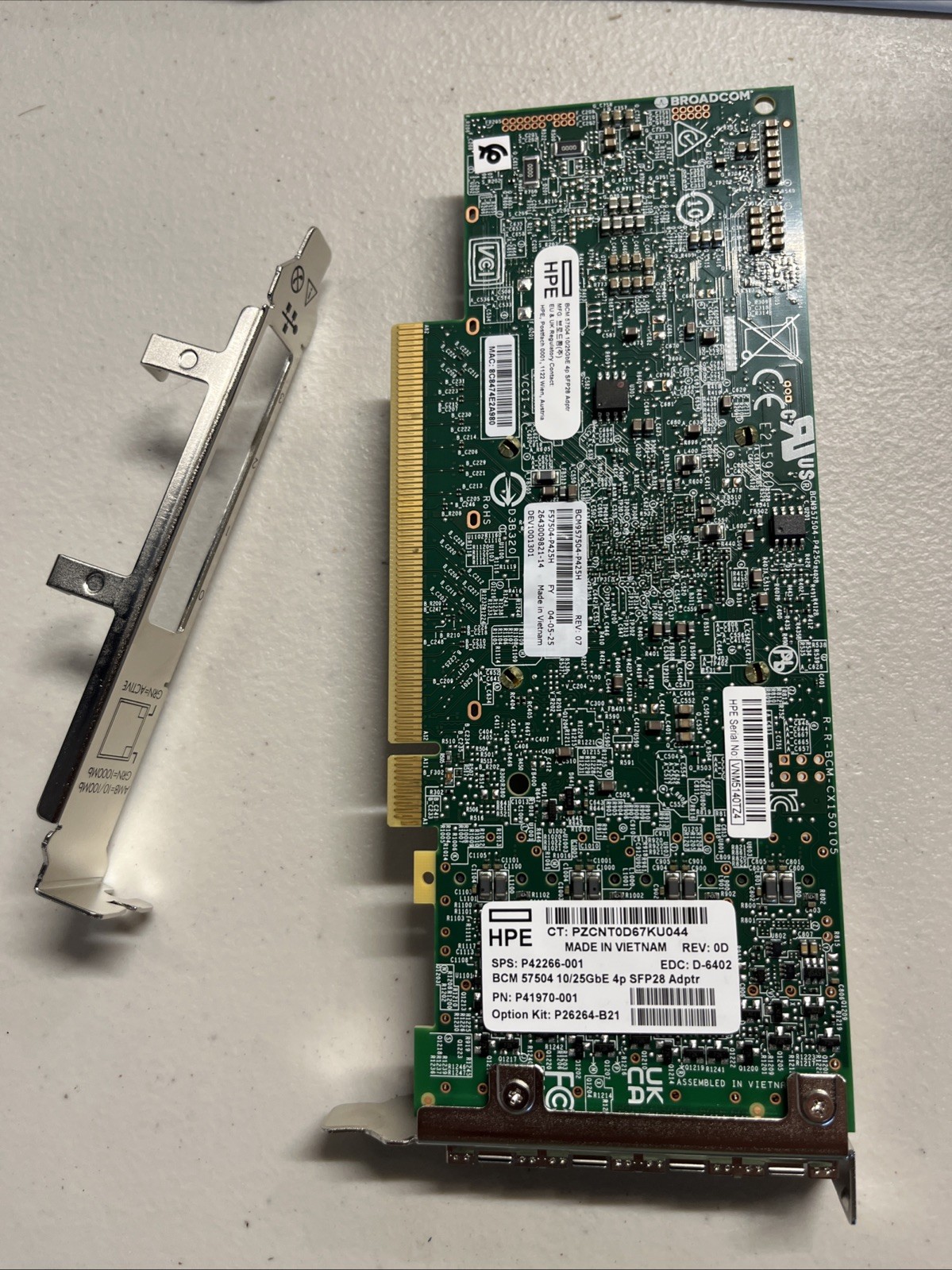 HPE Broadcom BCM57504 Ethernet 10/25Gb 4port SFP28 Adapter P26264-B21 P42266-001