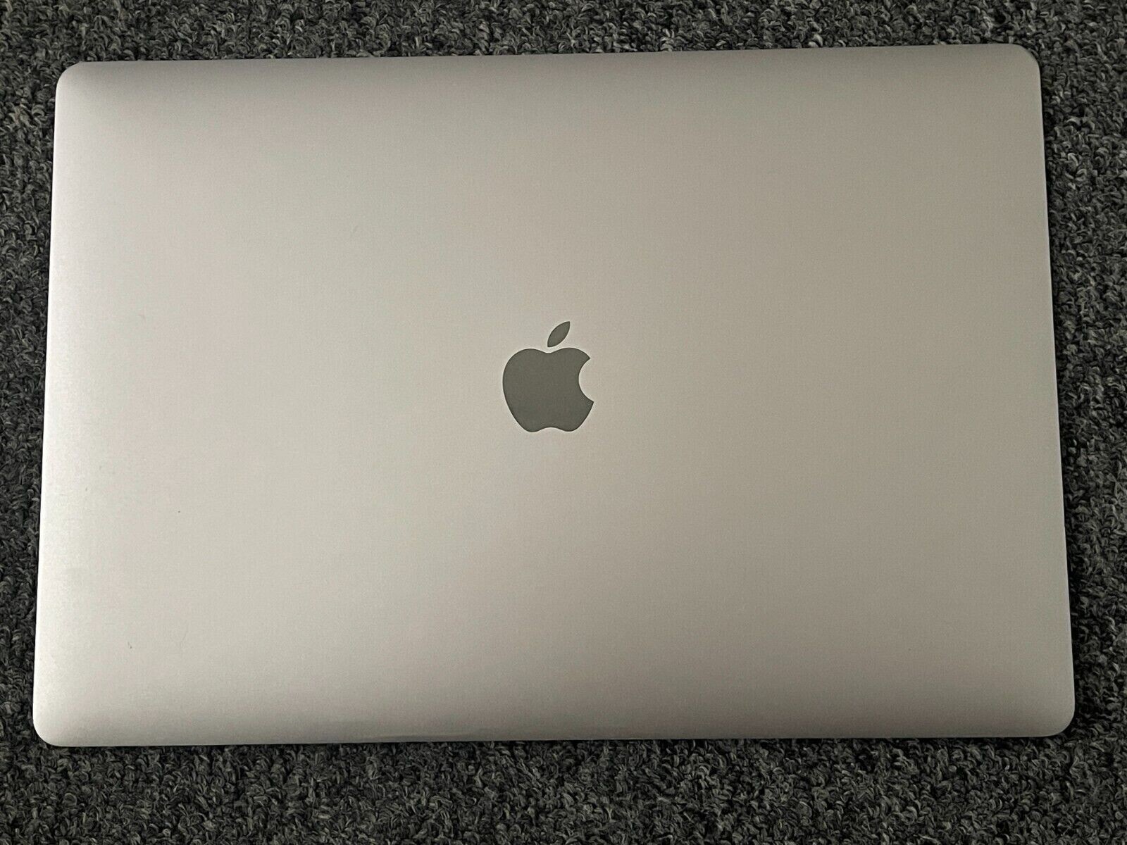 Original Apple Macbook Pro 15″ A1990 2018 2019 LCD Display Assembly – GRADE B