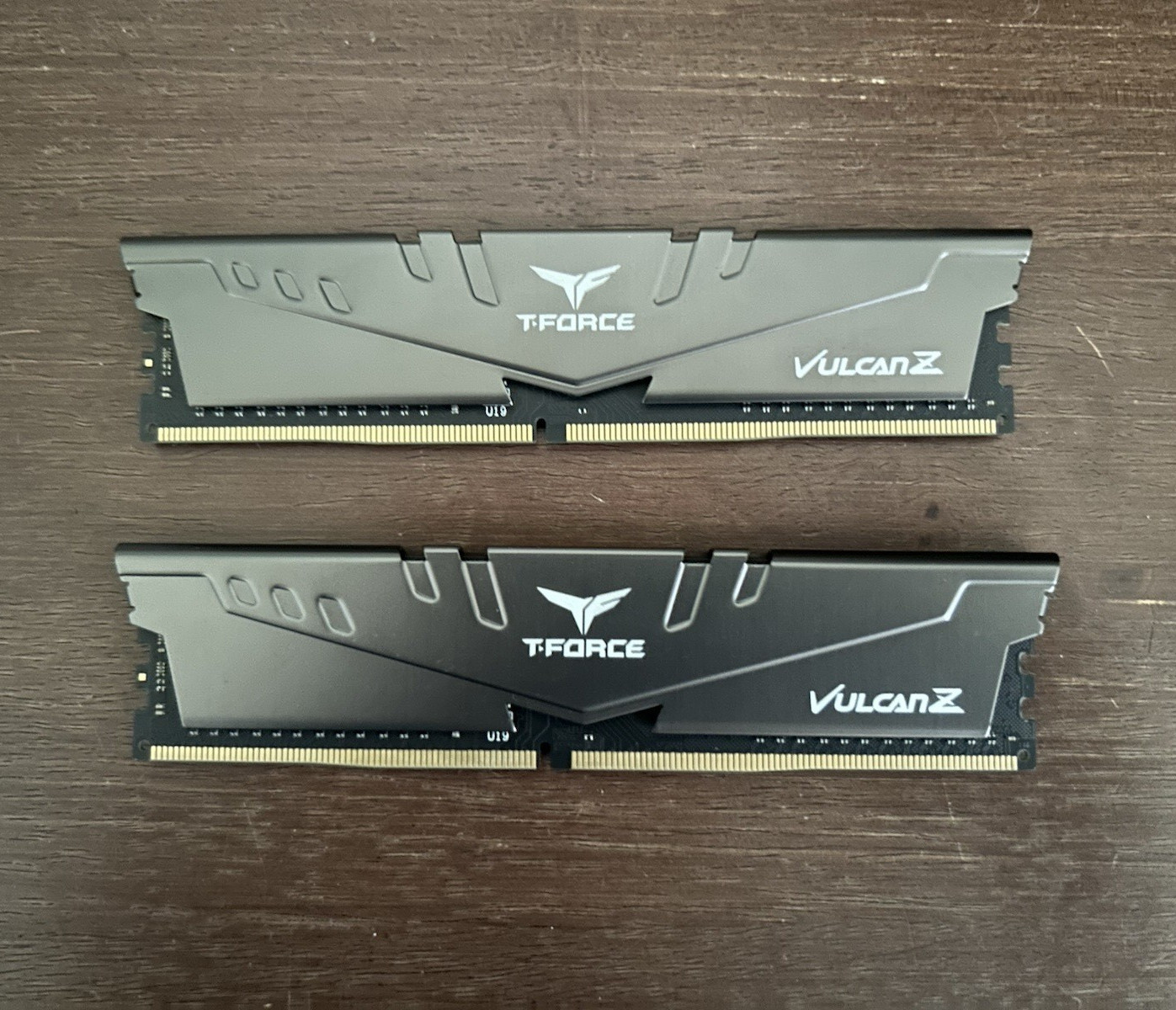 Team Group T-Force Vulcan Z (2x8GB) DDR4-3200 288-Pin DIMM Non-ECC