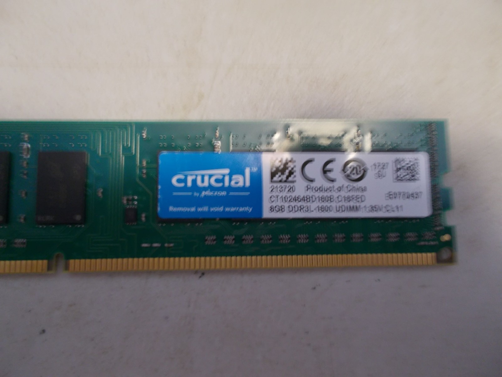 (1) Crucial 8 gb DDR3L -1600 UDIMM memory module CT102464BD160B.C16FED