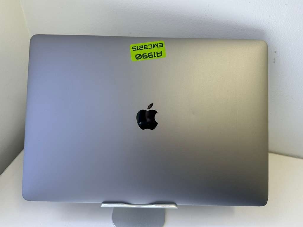 Apple 15.4 Inch Replacement Screen for MacBook Pro A1990 2018 – Gray EMC 3215