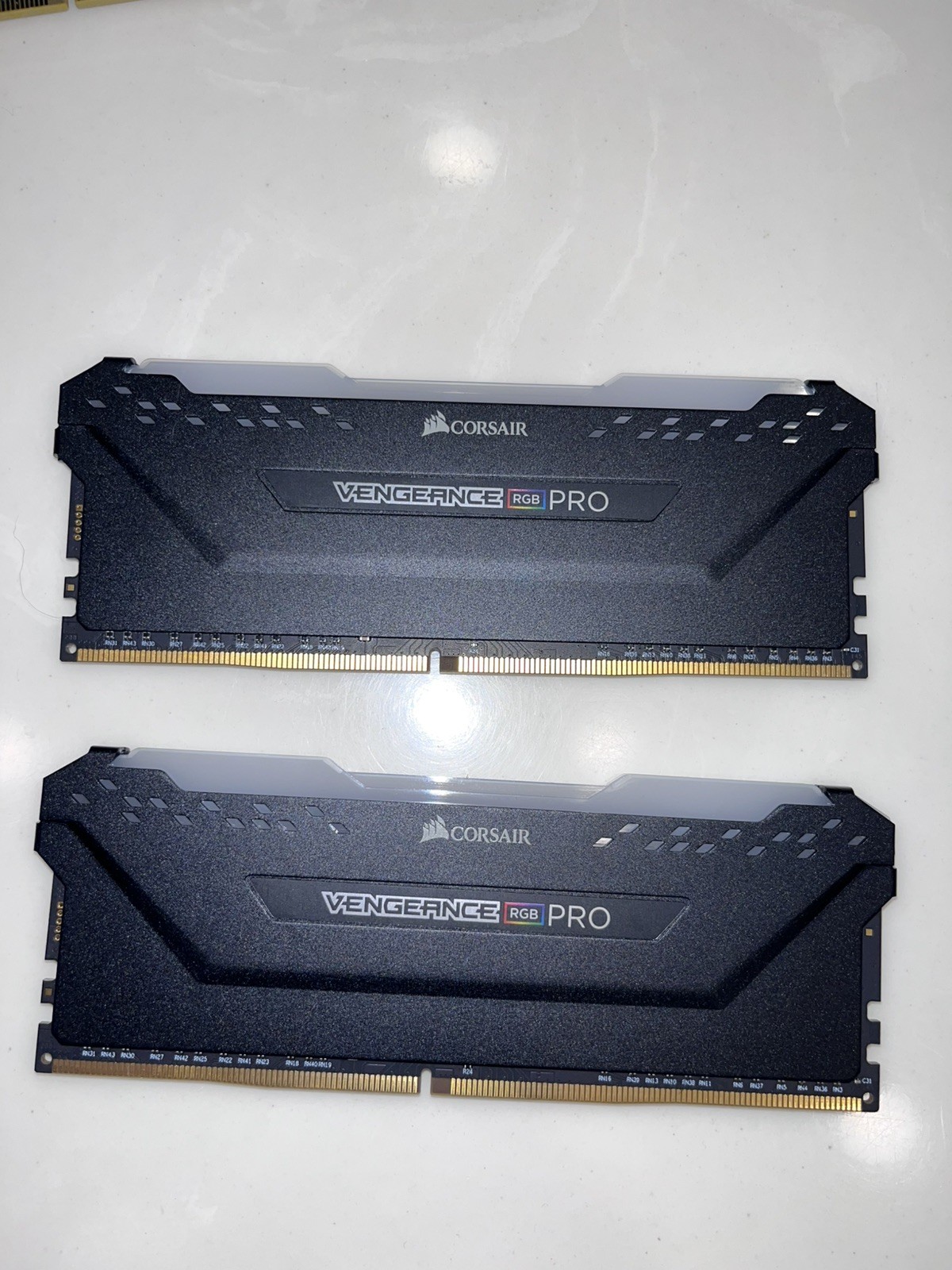 Corsair Vengeance RGB Pro 32GB (2x16GB) (DDR4-3200) CMW32GX4M2E3200C16