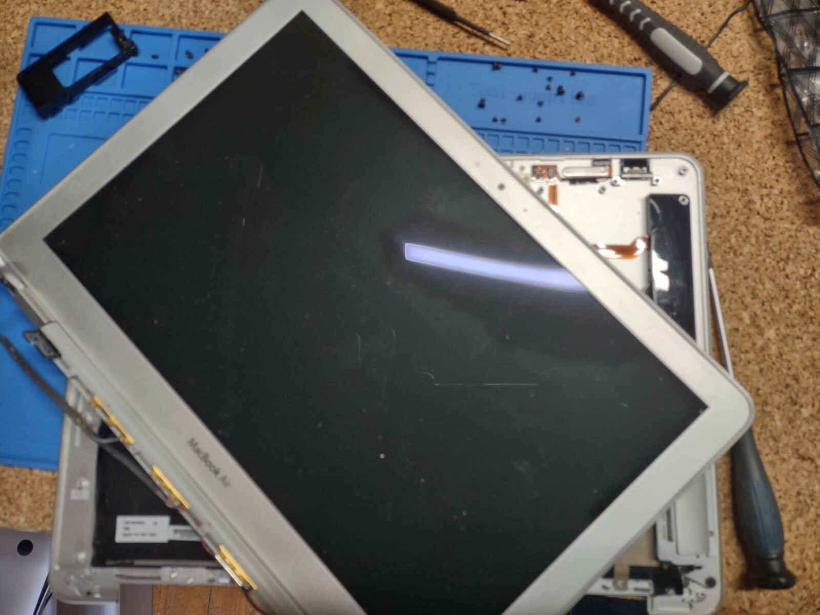 Apple MacBook Air 13 A1237 A1304 2008 2009 Working Grade A- – Display