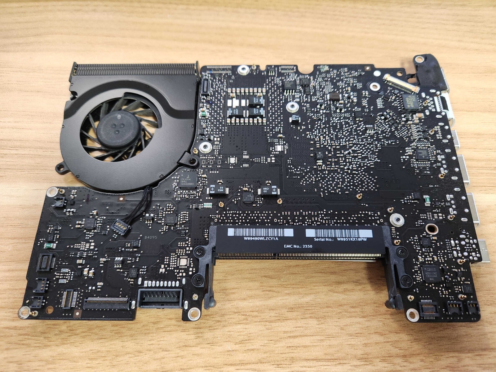 Apple Macbook Unibody 13″ A1342 2009 2.26GHz Logic Board 820-2567-A 661-5395