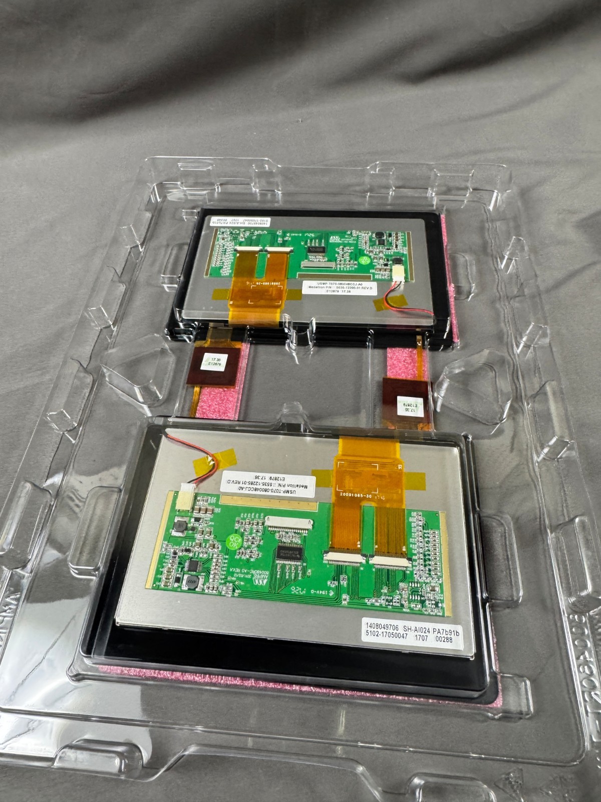 Qty 2 – New 7″ WVGA TFT LCD Screen with PCap Touch USMP-T070-080048CCJ-A0