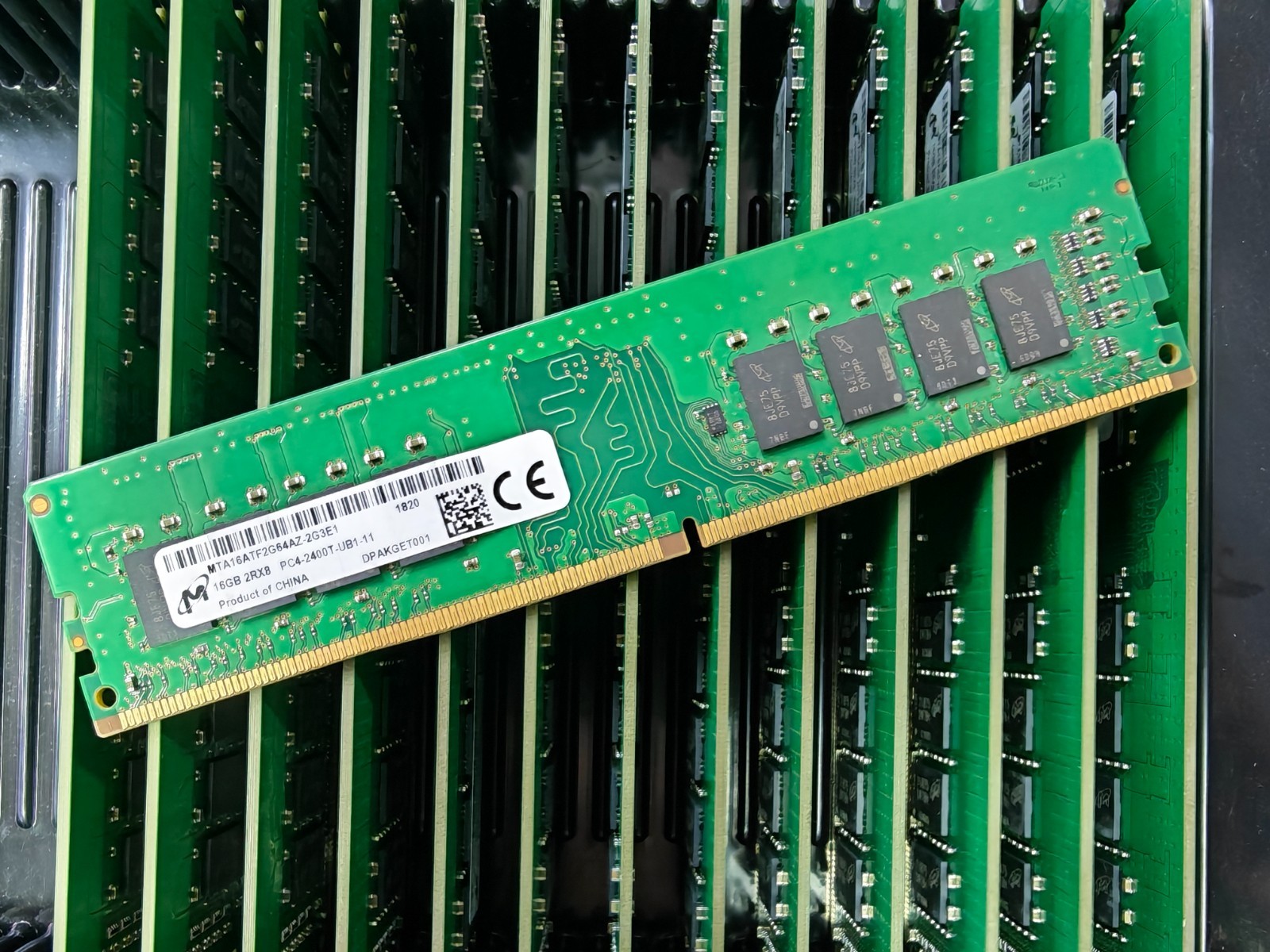 MT Micron 16GB DDR4 2400 Desktop DIMM RAM 2Rx8 PC4-19200 MTA16ATF2G64AZ-2G3E1
