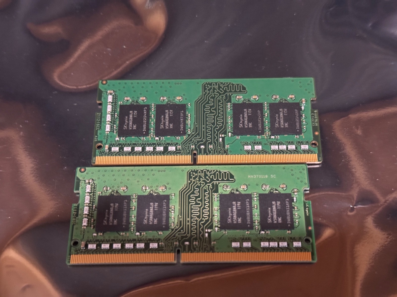 SK Hynix So-dimm 16GB 1Rx8 PC4-3200aa-sa2-11 HMAA2GS6AJR8N