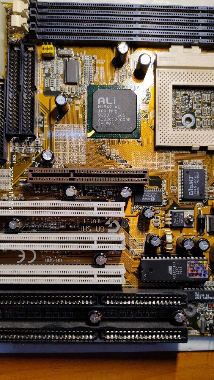 TOP! Gigabyte GA-5AA Super Socket 7 Motherboard SET + CPU & 256 RAM + Bonus