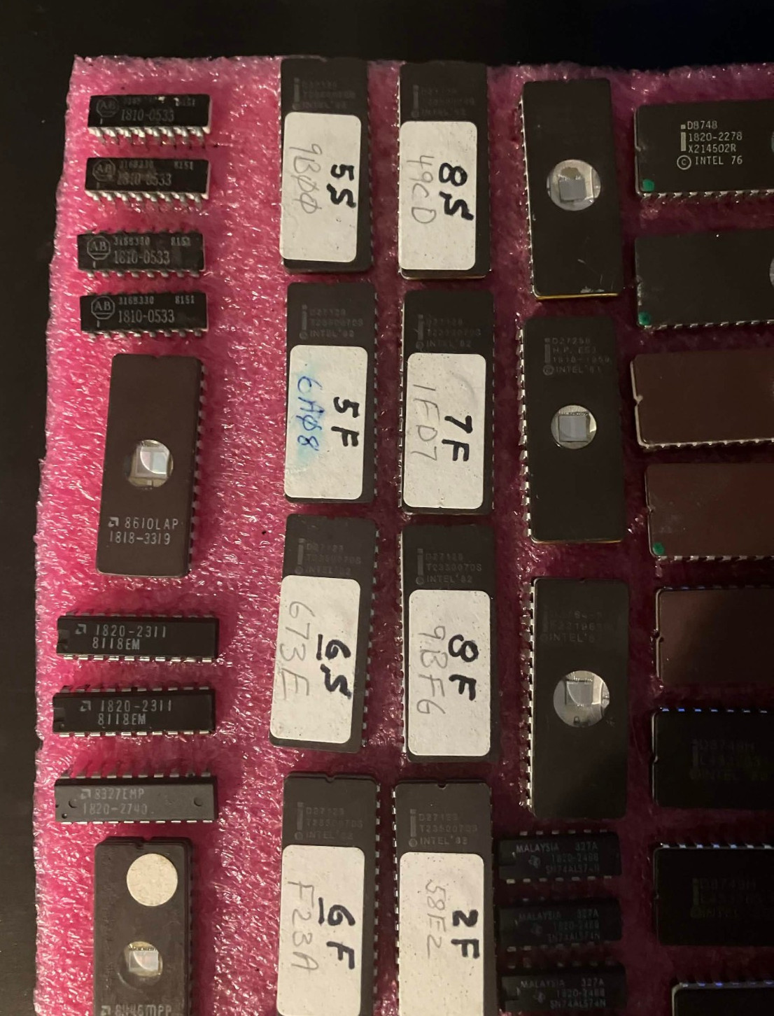Many Used Vintage Computer Chips – some corrosion -untested
