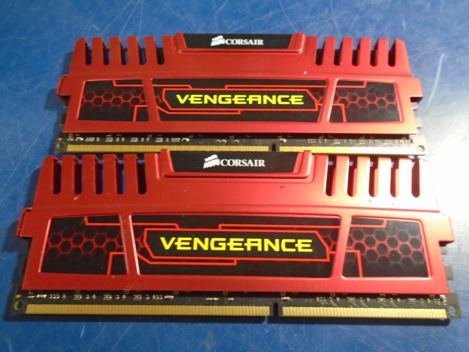Corsair Vengeance 16GB kit (2x8GB) DDR3 1600Mhz CMZ16GX3M2A1600C10R modules