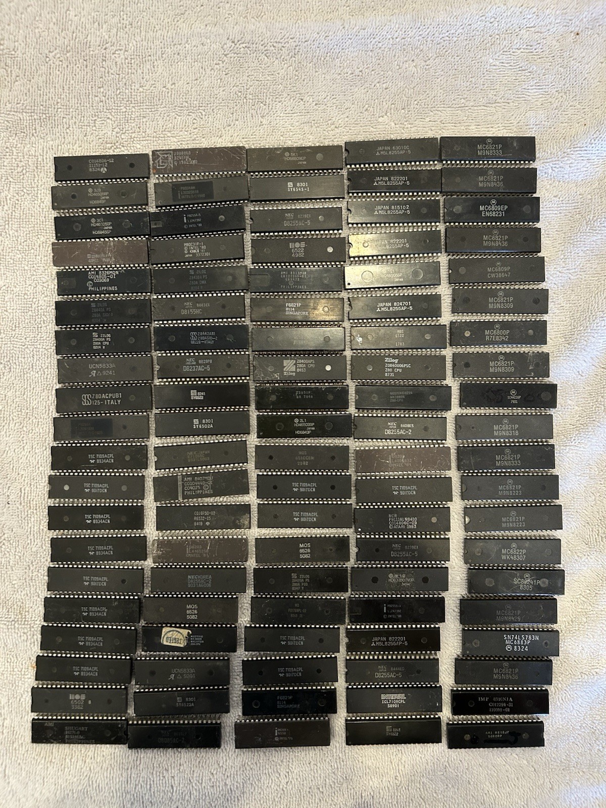 100 LOT VINTAGE EPROMS CPUs SAM, 40 Pin Converter ADC See Photos E-scrap?