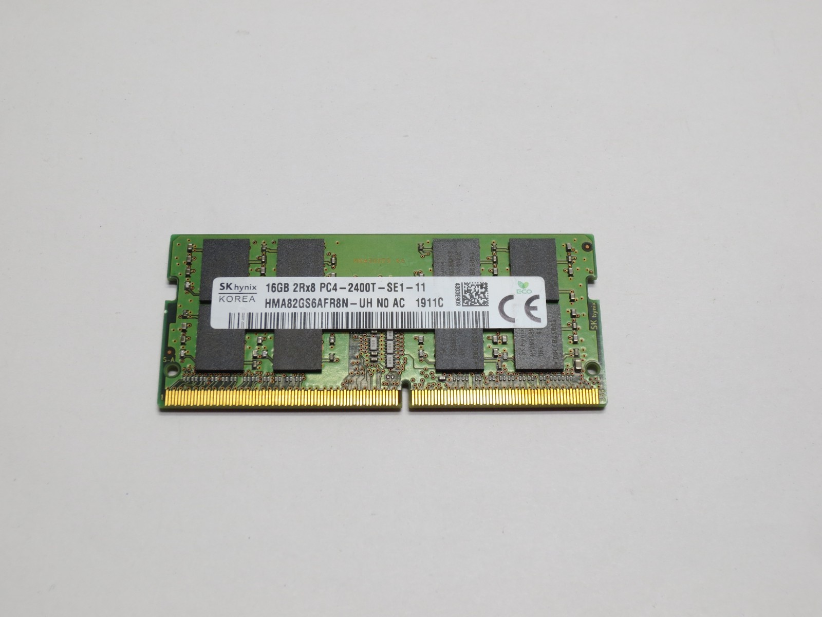 SK Hynix 16GB DDR4 2Rx8 PC4-2400T SODIMM Laptop RAM, HMA82GS6AFR8N-UH