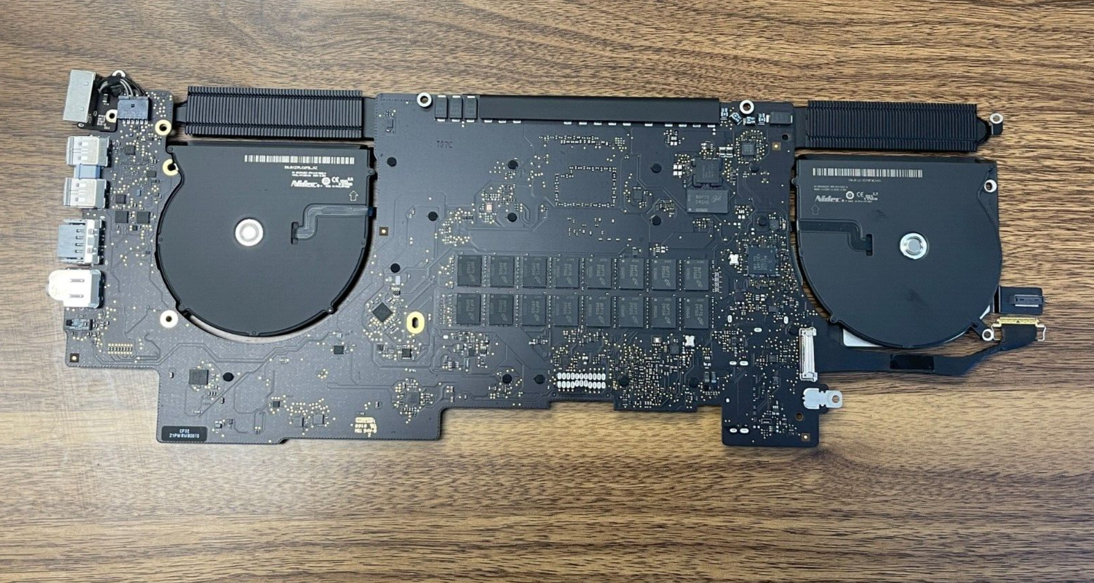 Apple MacBook Pro 2015 15 A1398 i7 2.2GHZ 16GB Logic Board Motherboard 661-02524