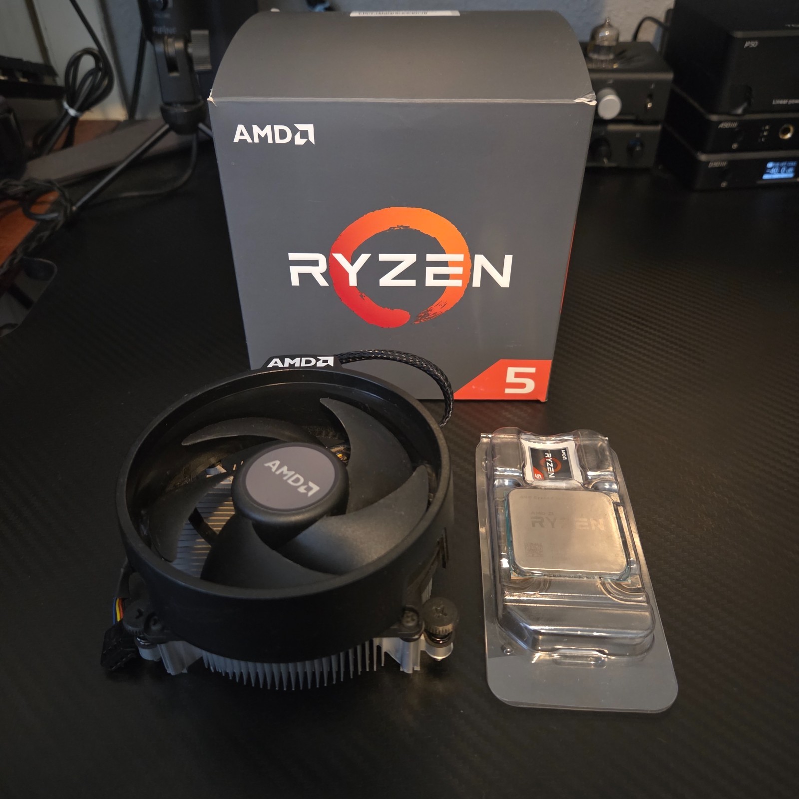 AMD Ryzen 5 2600 Processor (3.9GHz, 6 Cores, Socket AM4) Boxed – YD2600BBAFBOX