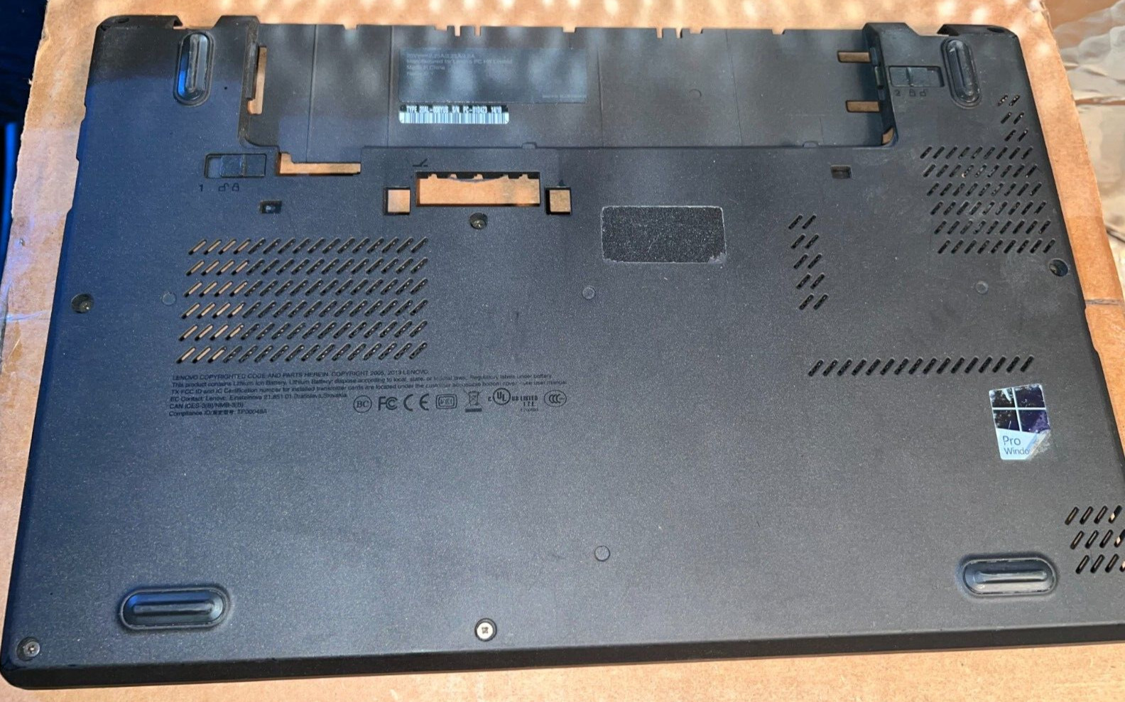 OEM Genuine IBM LENOVO ThinkPad X240 X240i Base Cover 00HT389 04X5184