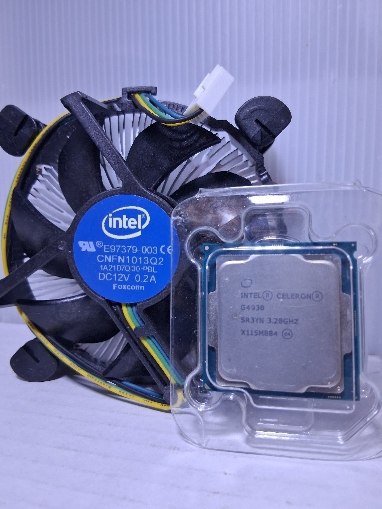 Intel Celeron G4930 3.2GHz LGA1151 CPU + Intel Cooler E97379-003 Combo