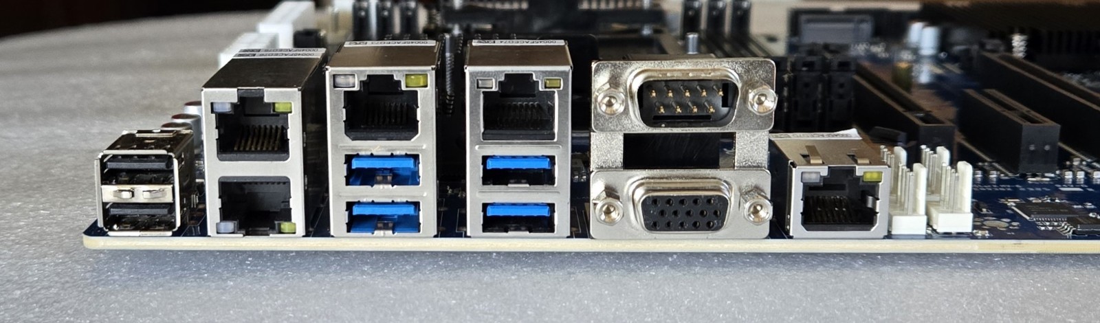 BCM HPM-SRSUAA-A1R Intel LGA 4677 ATX Server Motherboard, PCIe 5.0×16, DDR5 ECC