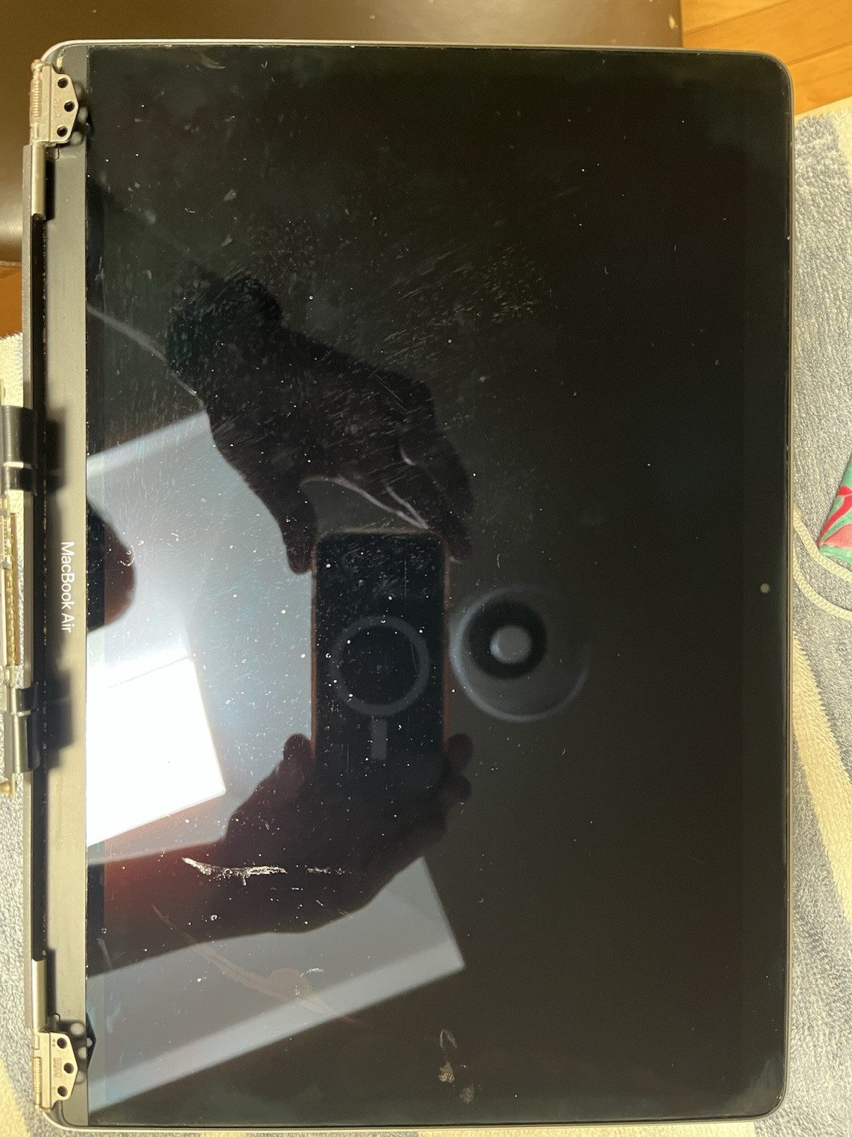 MacBook Air 13″ A2337 2020 Screen assembly CRACKED LCD only For Parts Space Grey