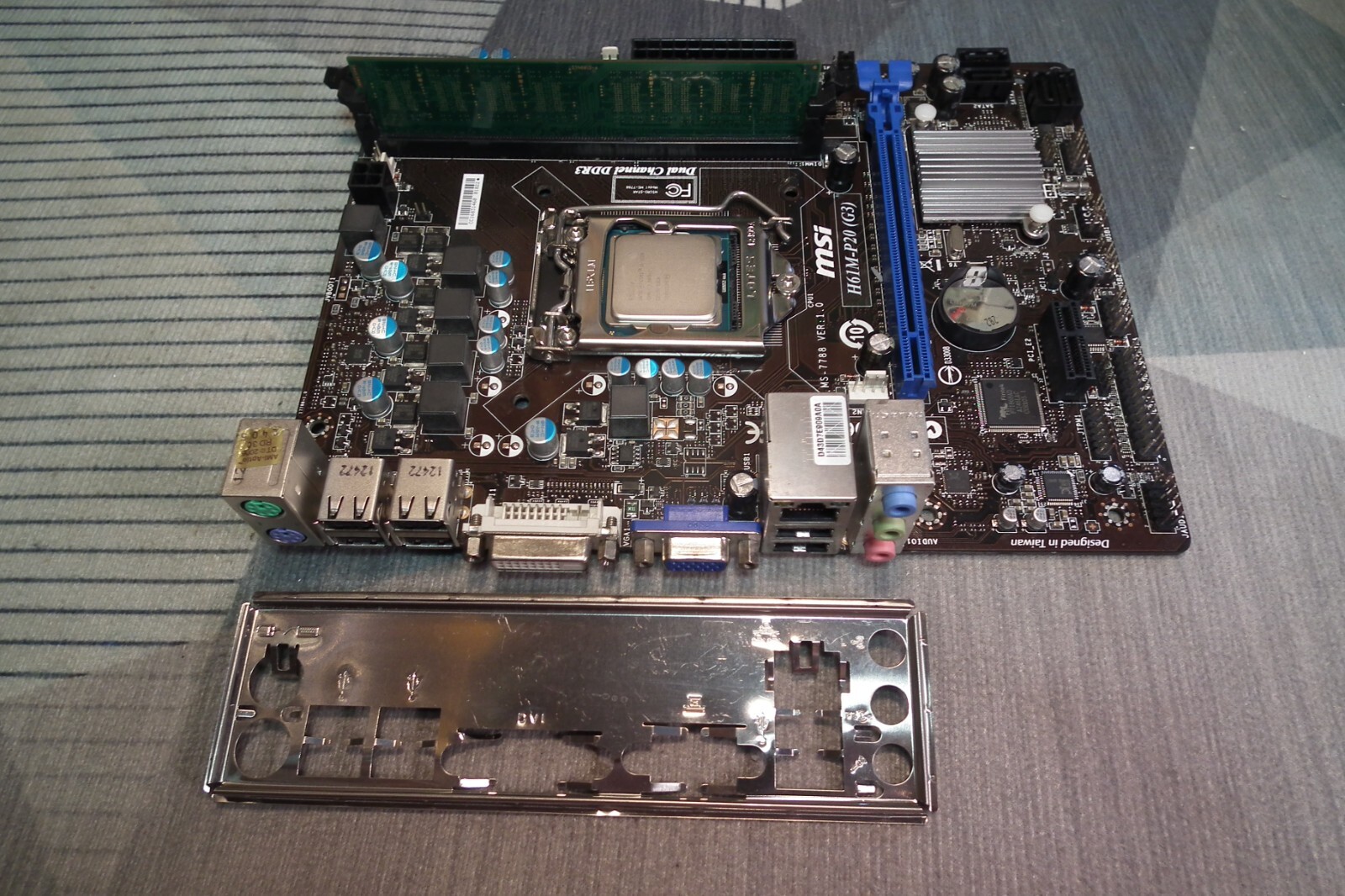 MSI H61M-P20(G3), MS-7788 VER:1.0 LGA1155 Intel Motherboard +CORE i3 +2Gb +I/O