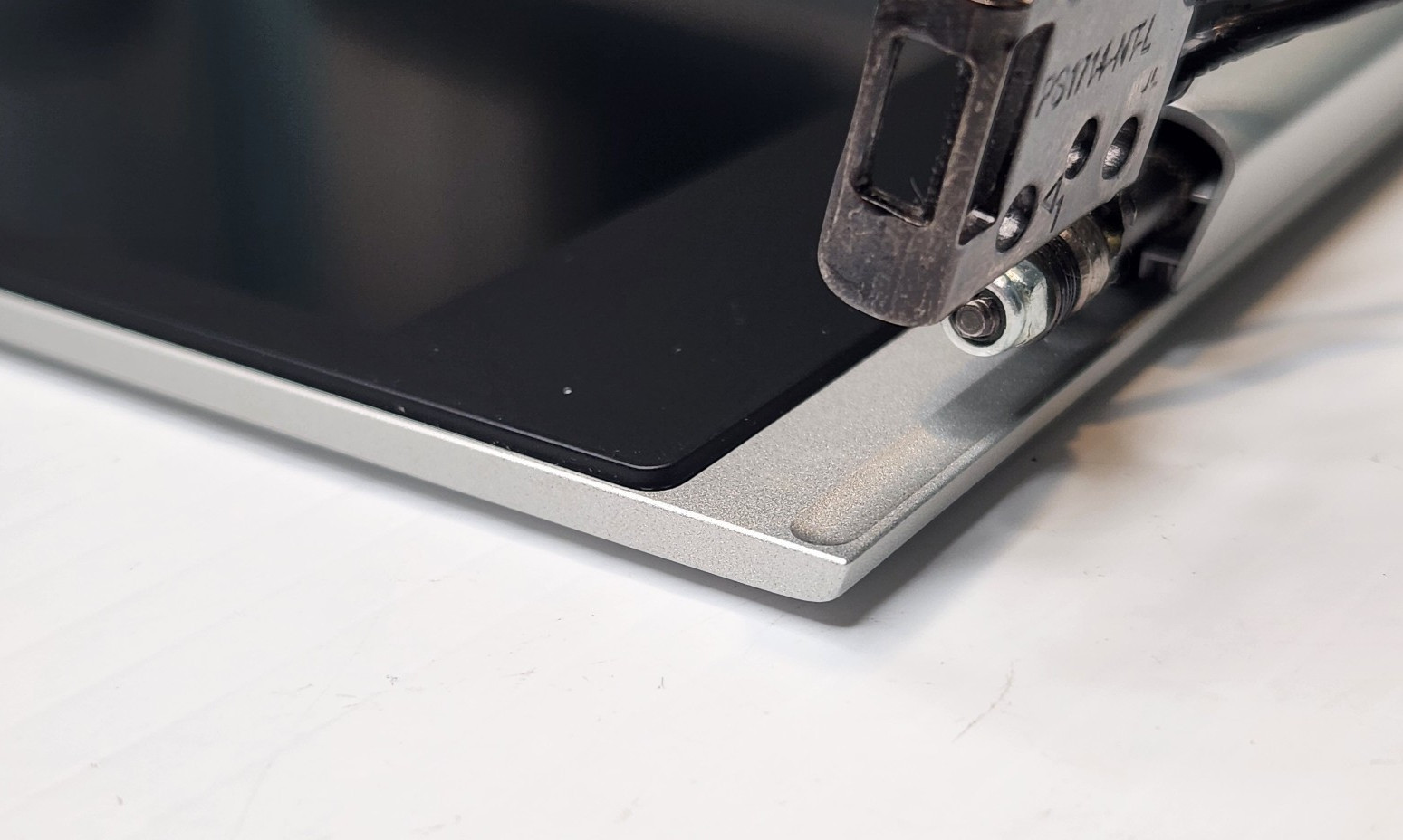 HP EliteBook 840 G5 14″ Complete Screen Assembly
