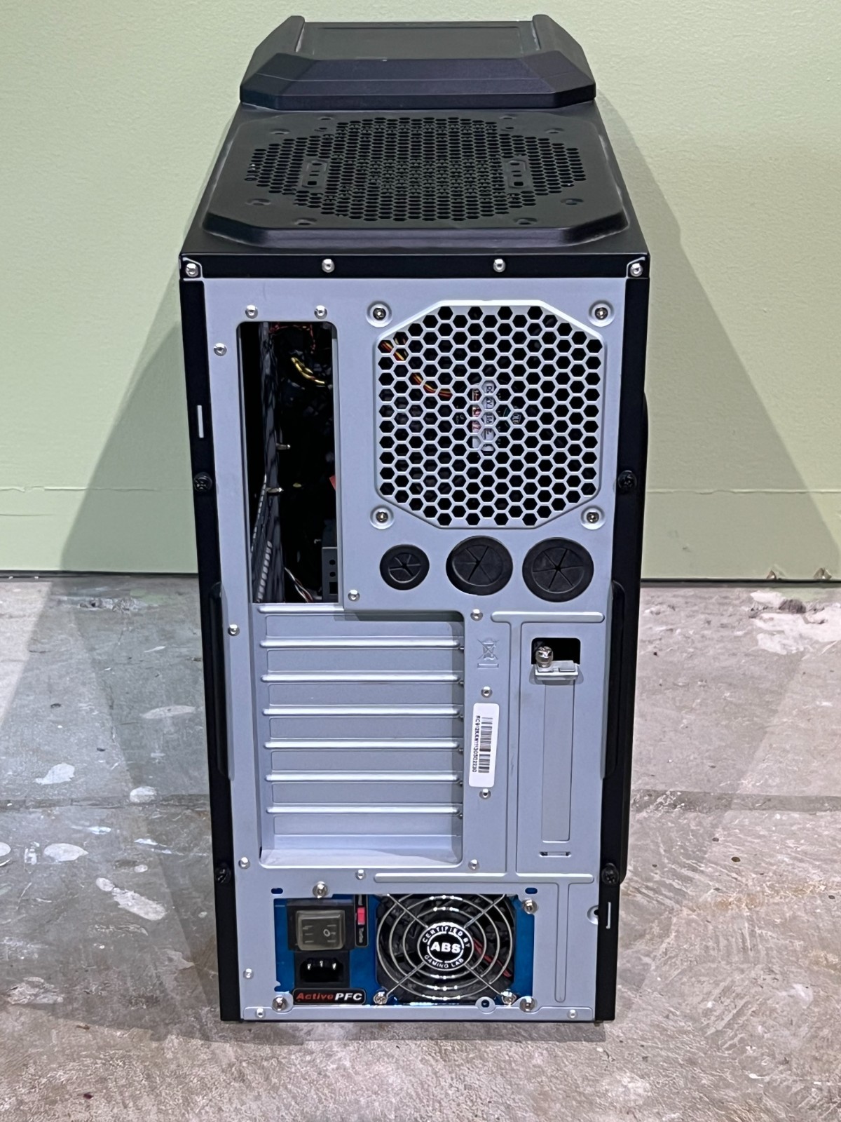 Cooler Master HAF 912 – Mid Tower Computer Case with a Tagan 700W Power Supply