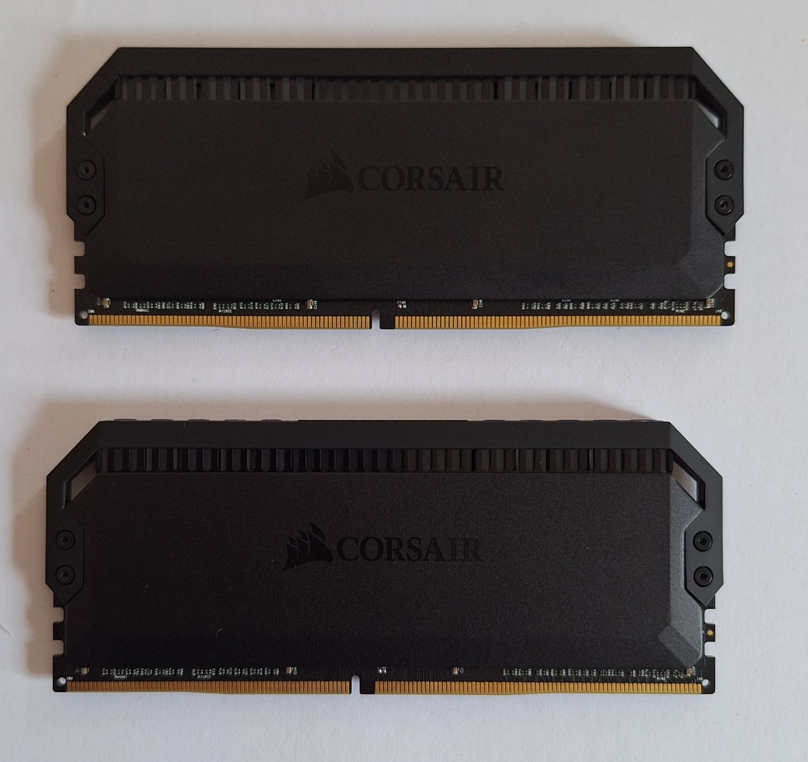 32GB Corsair Dominator Platinum DDR4 3200 CL16 | 2x16GB | CMT32GX4M2C3200C16