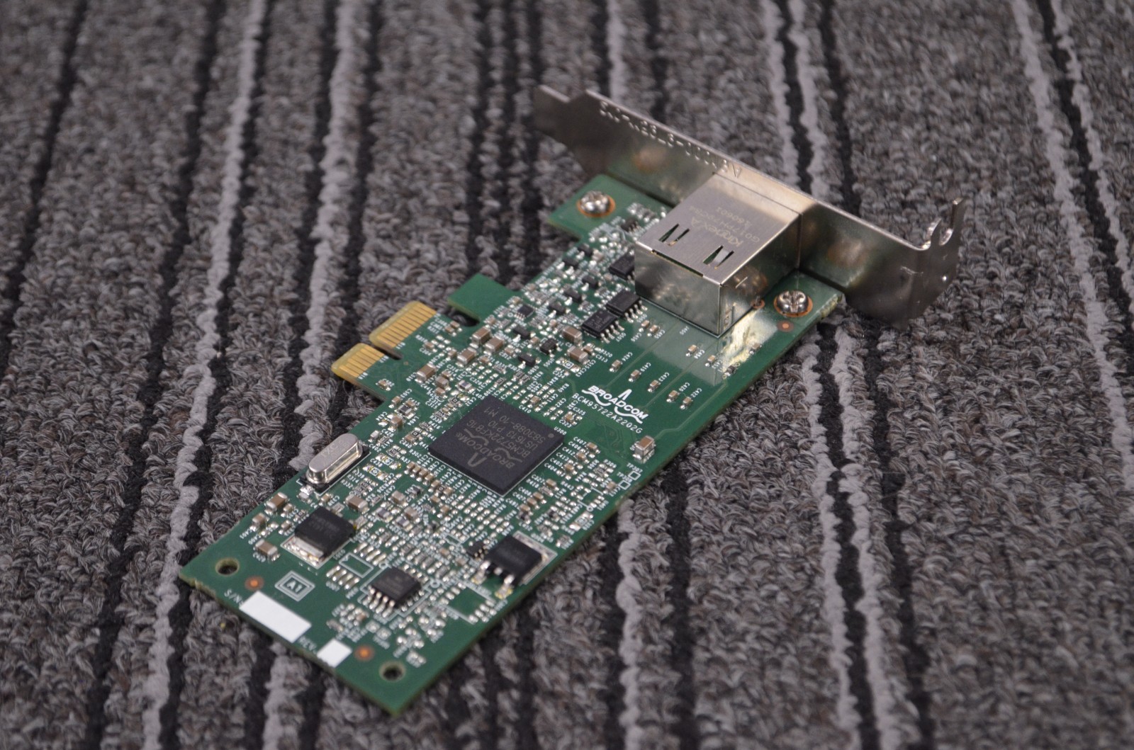 Low Profile Gigabit Ethernet | Broadcom BCM5722 | 10/100/1000BaseT RJ-45