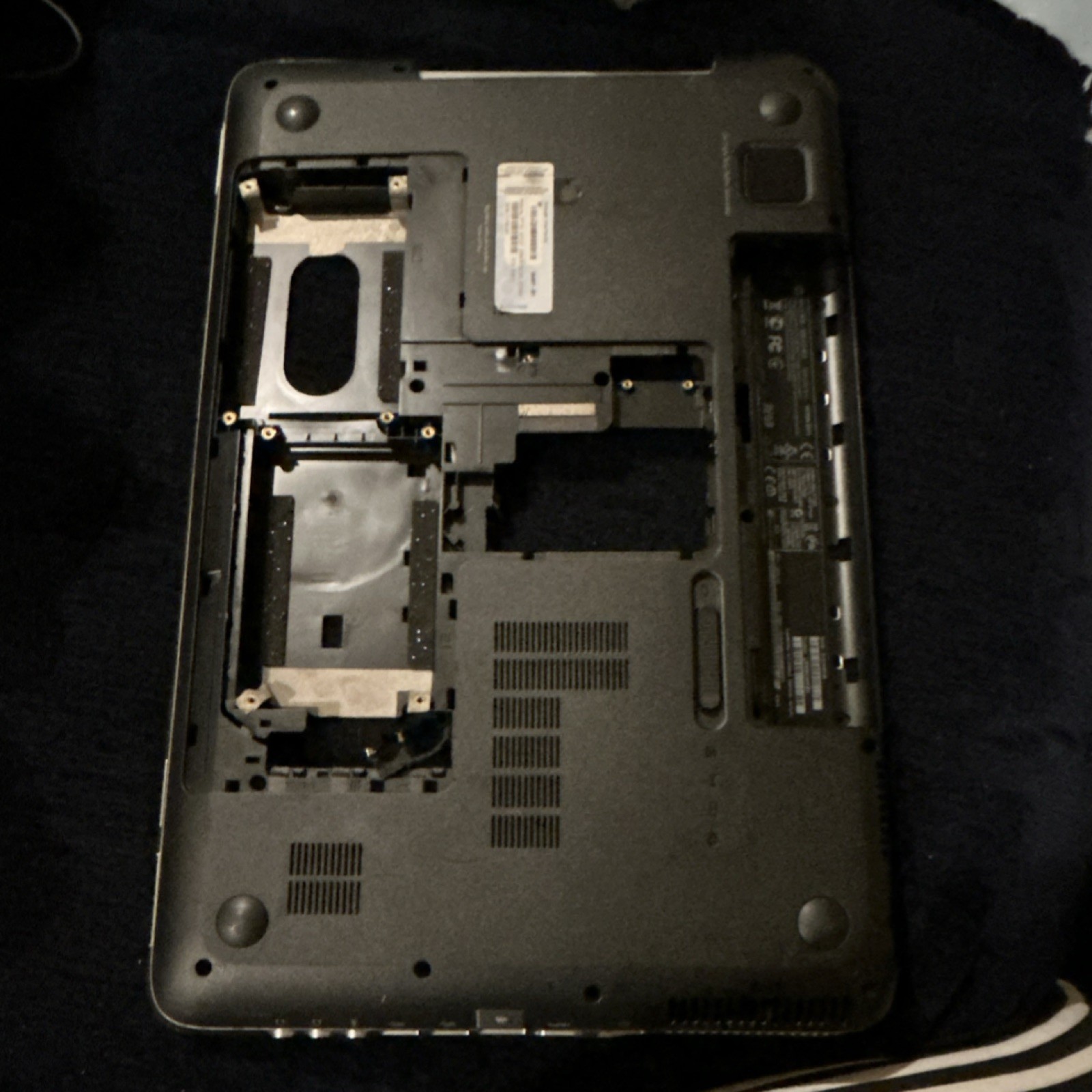 HP Pavilion DV7-6165US Silver Black Bottom Case 639399-001 Replacement Part