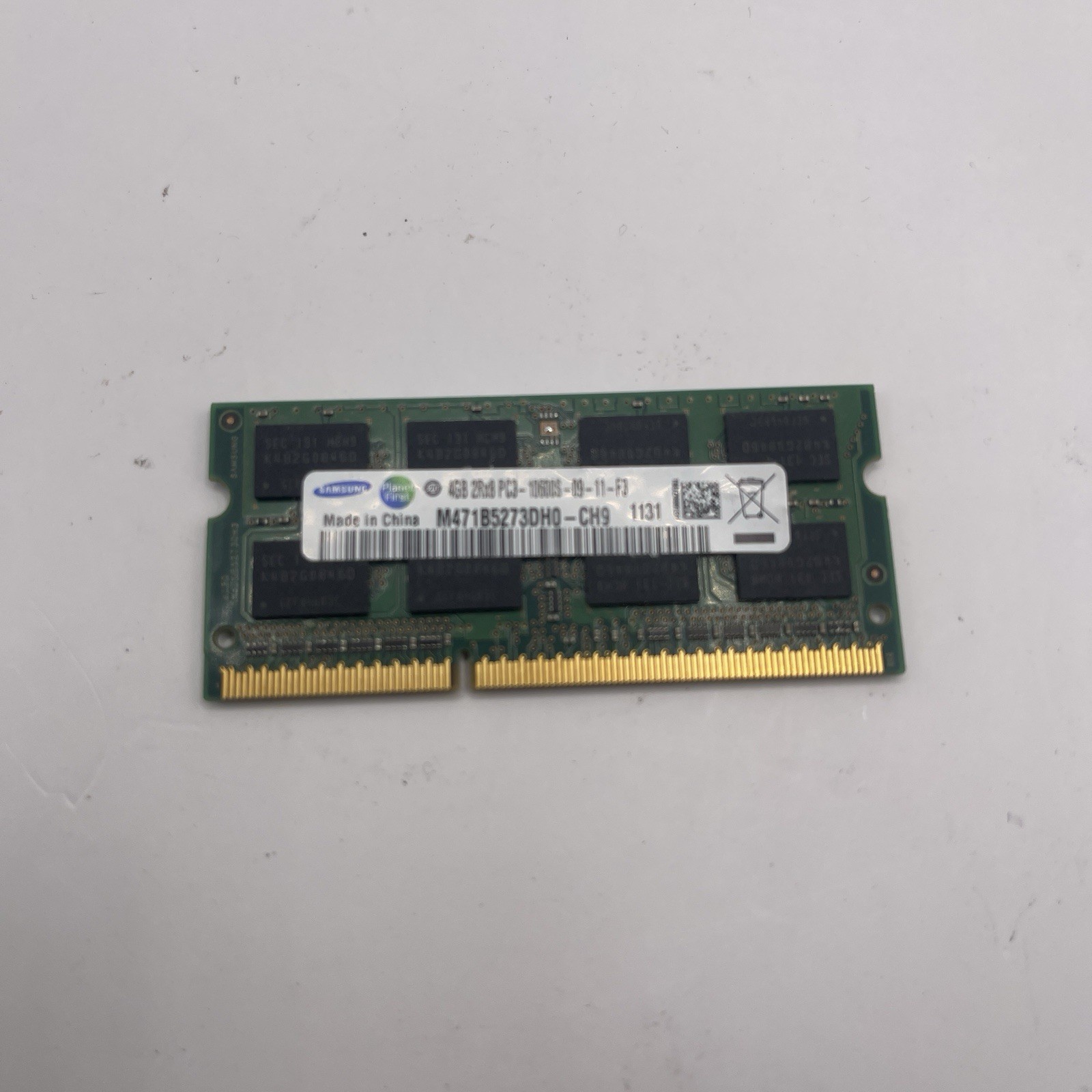Samsung M471B5273CH0-CH9 4GB PC3-10600 DDR3 1333MHz 204-Pin SoDimm