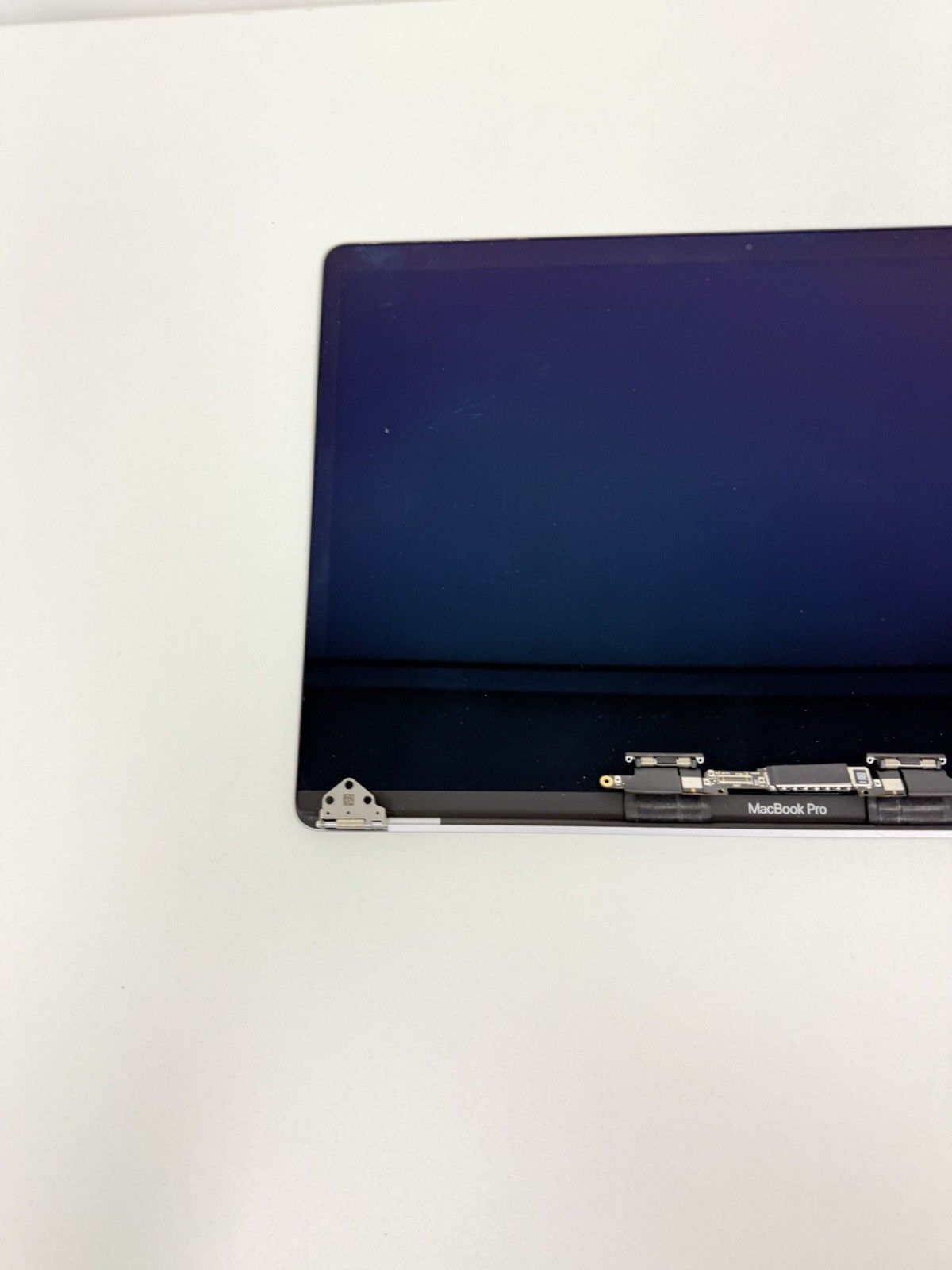 Geniune Apple LCD Screen Assembly MacBook Pro 15 A1990 2018 2019 GRAY