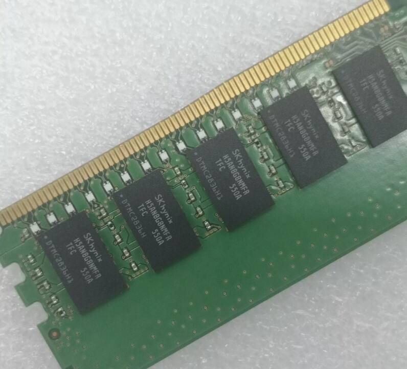 Kingston 16GB DDR4 2666 ECC UDIMM RAM 9965669-032.A00G KSM26ED8/16ME PC4-21300