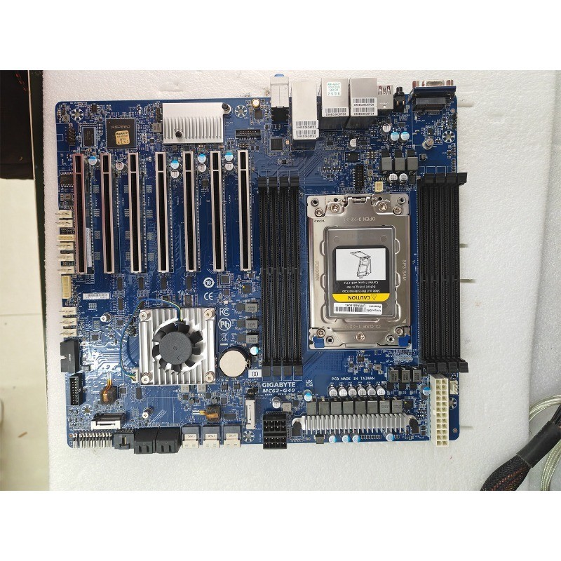 NEW Gigabyte MC62-G40 (rev. 1.0) DDR4 Motherboard sWRX8 Socket 8xDIMM Slots