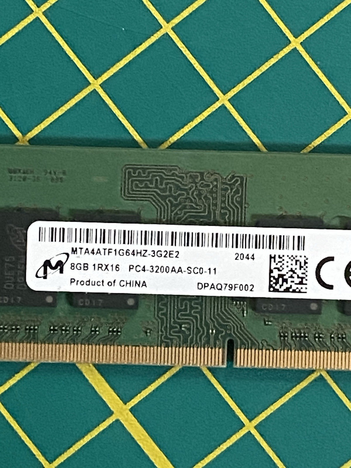 Micron 8GB DDR4 SO-DIMM PC4-3200AA 260-Pin Non-ECC RAM MTA4ATF1G64HZ