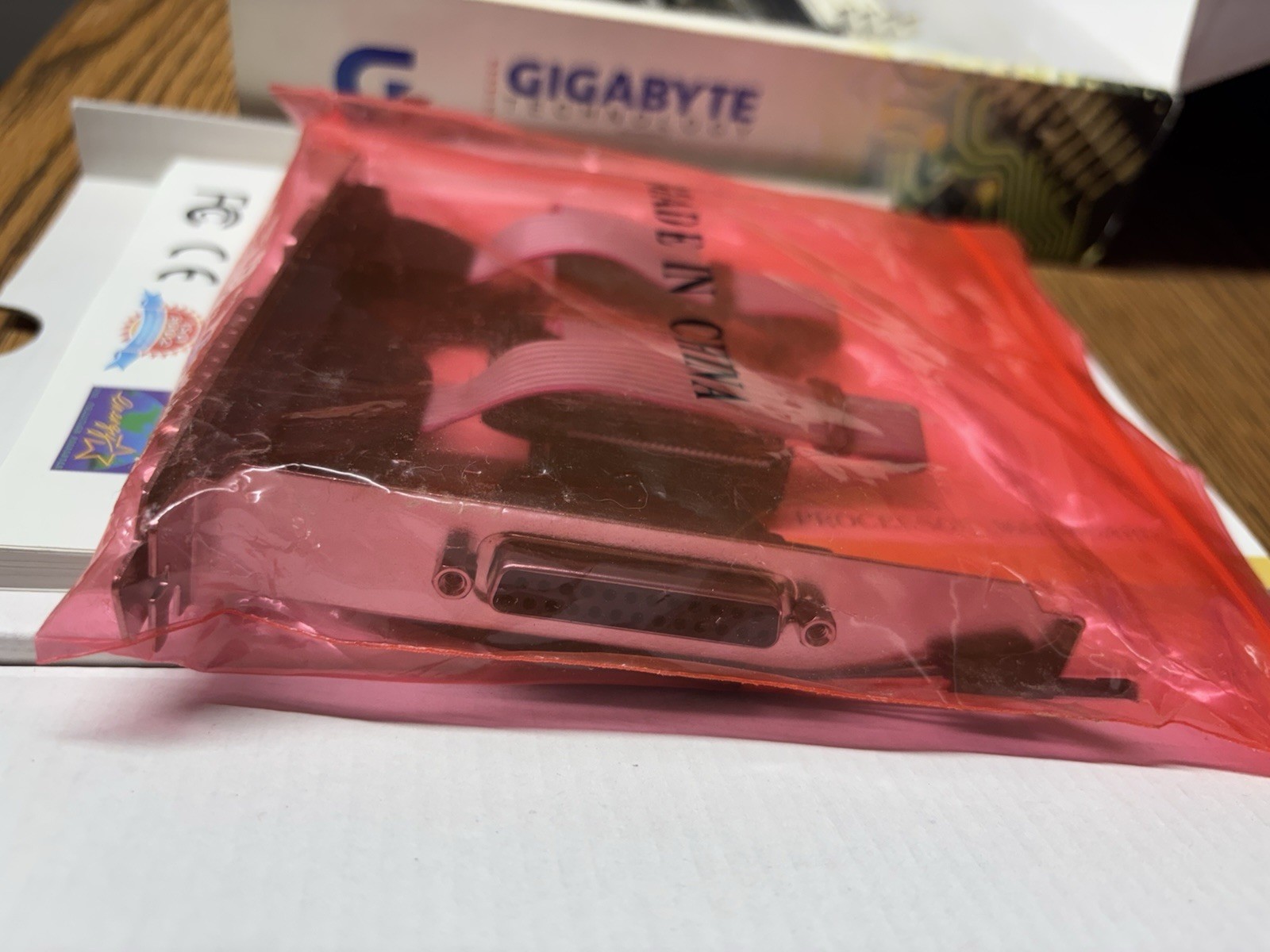 Vintage Gigabyte GA-586T2 Rev 1.2 Socket 7 + Pentium 200 Kit Box