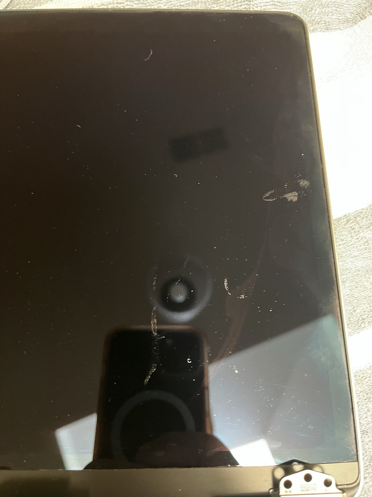 MacBook Air 13″ A2337 2020 Screen assembly CRACKED LCD only For Parts Space Grey