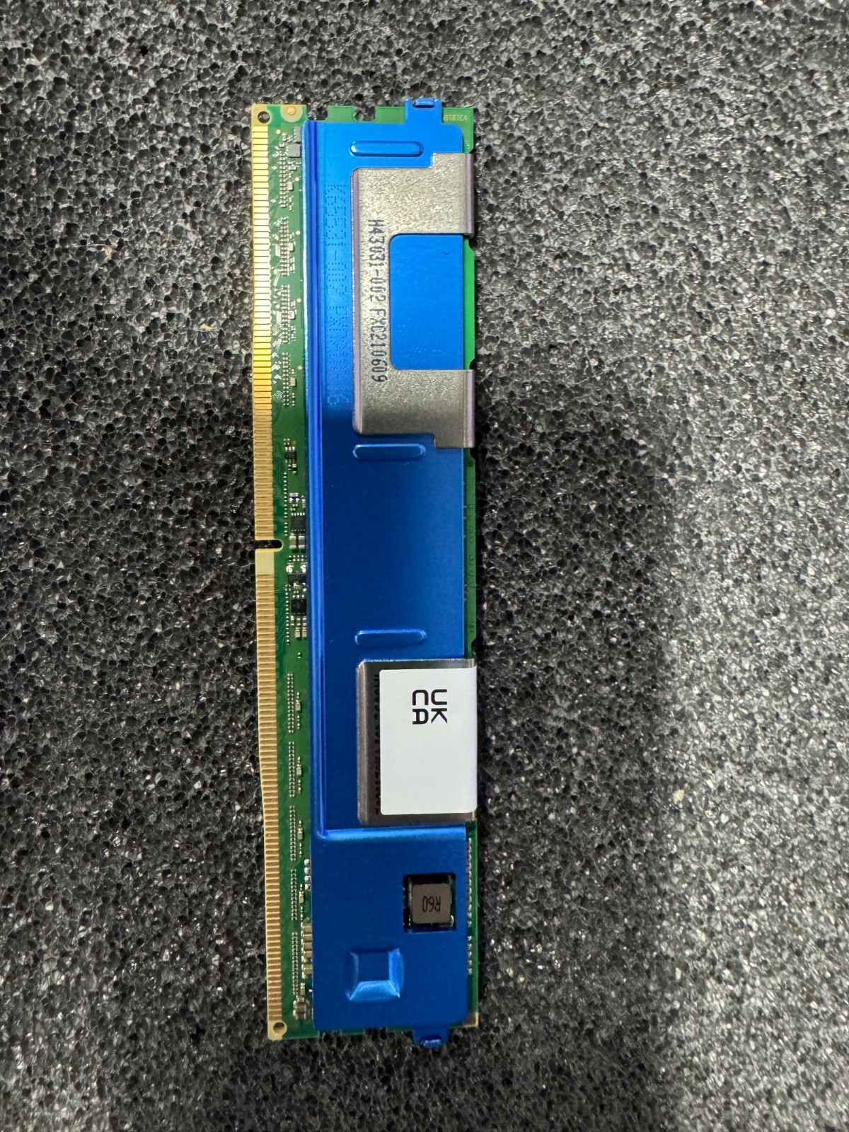 Intel Optane 128GB PC4-21300 (DDR4-2666) Memory (NMB1XXD128GPS)