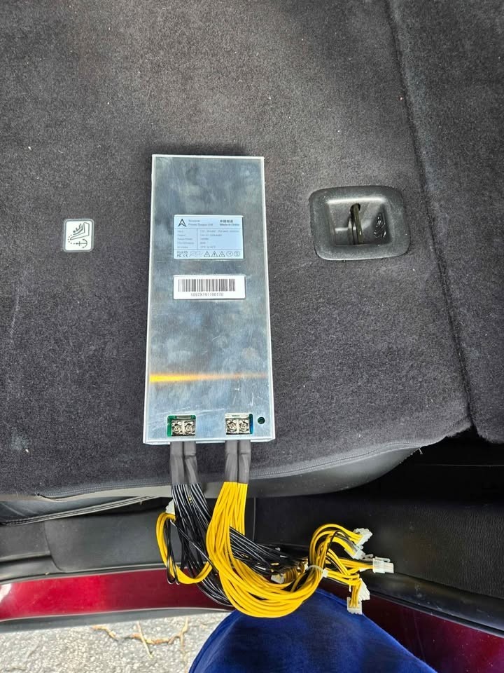 NEW Sorcerer 1600w power supply for mining/computing. Lot of 40