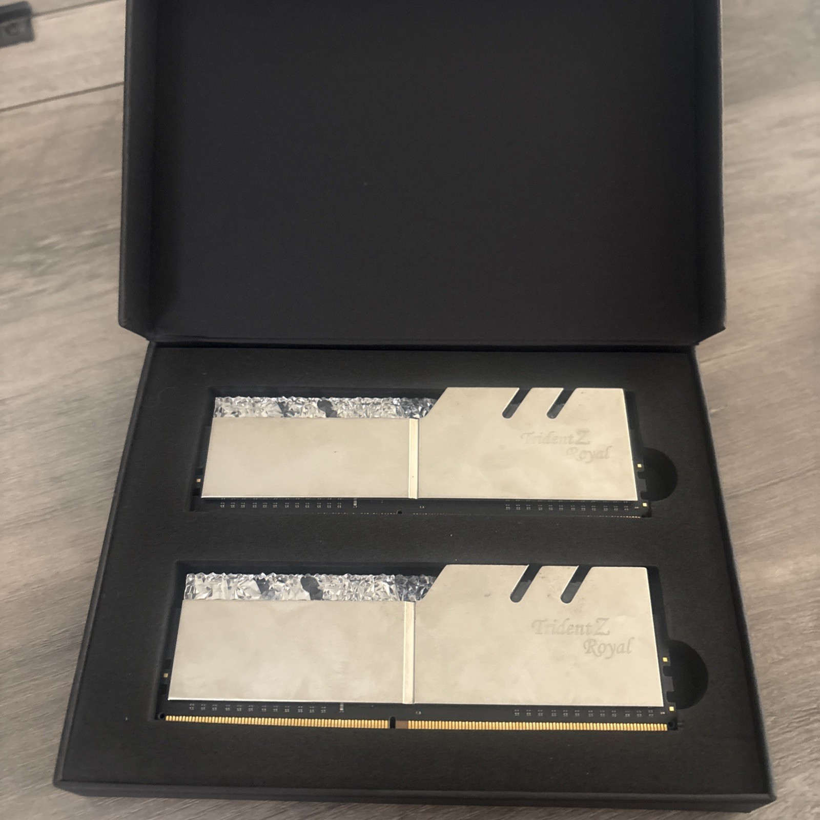 G.SKILL Trident Z Royal 16GB (2x8gb) DDR4-3200