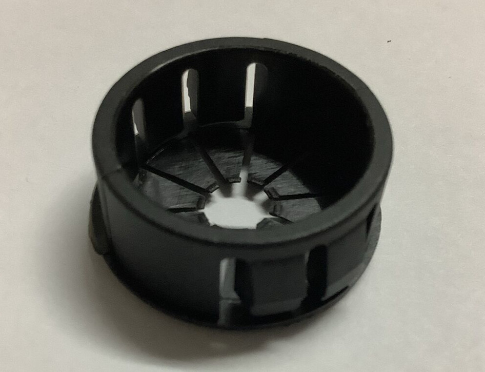 PETAL SHAPE ROUND 1-1/8″ FLEXI GROMMET #933-F