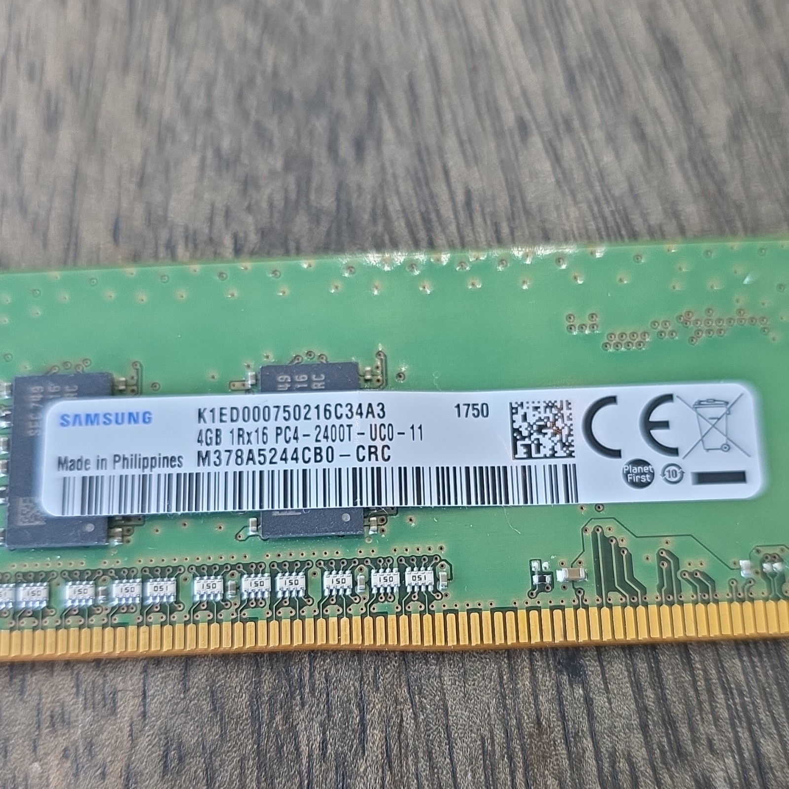 Samsung 4GB DDR4 UDIMM PC4-2400T 288-Pin Non-ECC Unbuffered RAM