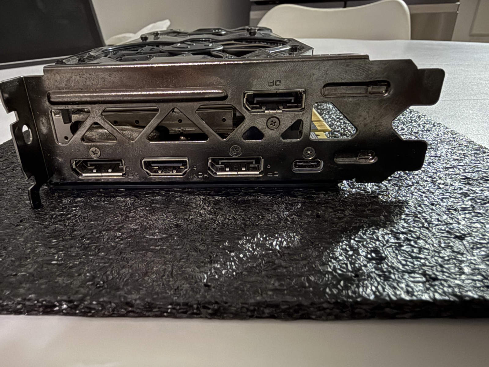 EVGA NVIDIA GeForce RTX 2080 Black Edition Gaming Graphics Card (FOR PARTS/FIX)