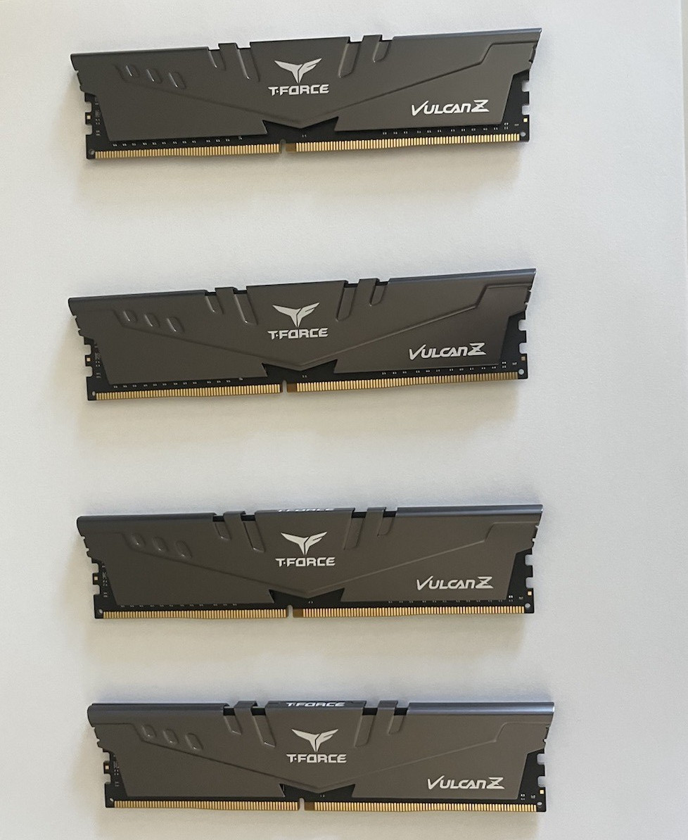 TEAMGROUP T-Force Vulcan Z 32GB (4x8GB) DDR4-3200 DIMM 288-Pin RAM
