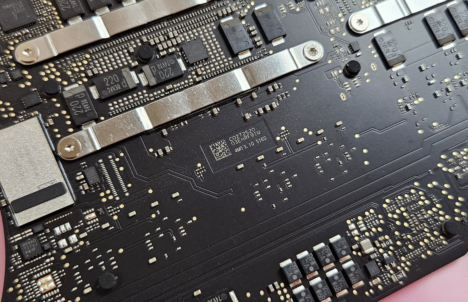 Apple MacBook Pro 15″ A1707 2017 Logic Board i7 3.1Ghz 16gb 2TB 820-00928-A