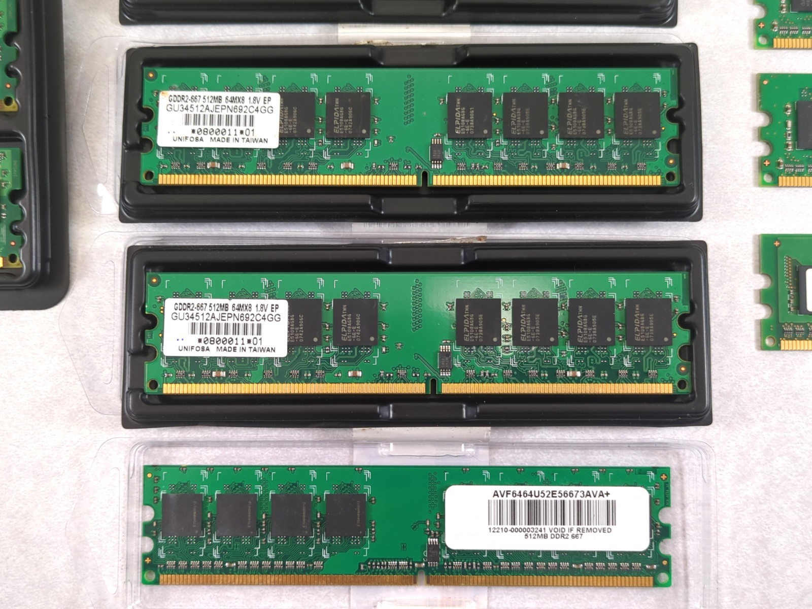 Lot of 10x DDR2 RAM Memory Sticks Samsung/Infineon – 2x 1GB, 5x 512MB, 3x 256MB