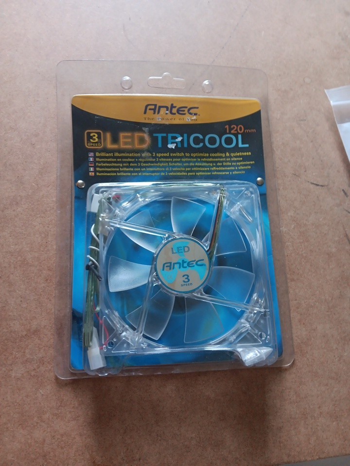 Brand New Antec Blue LED TRICOOL B-LED 80MM Case Fan