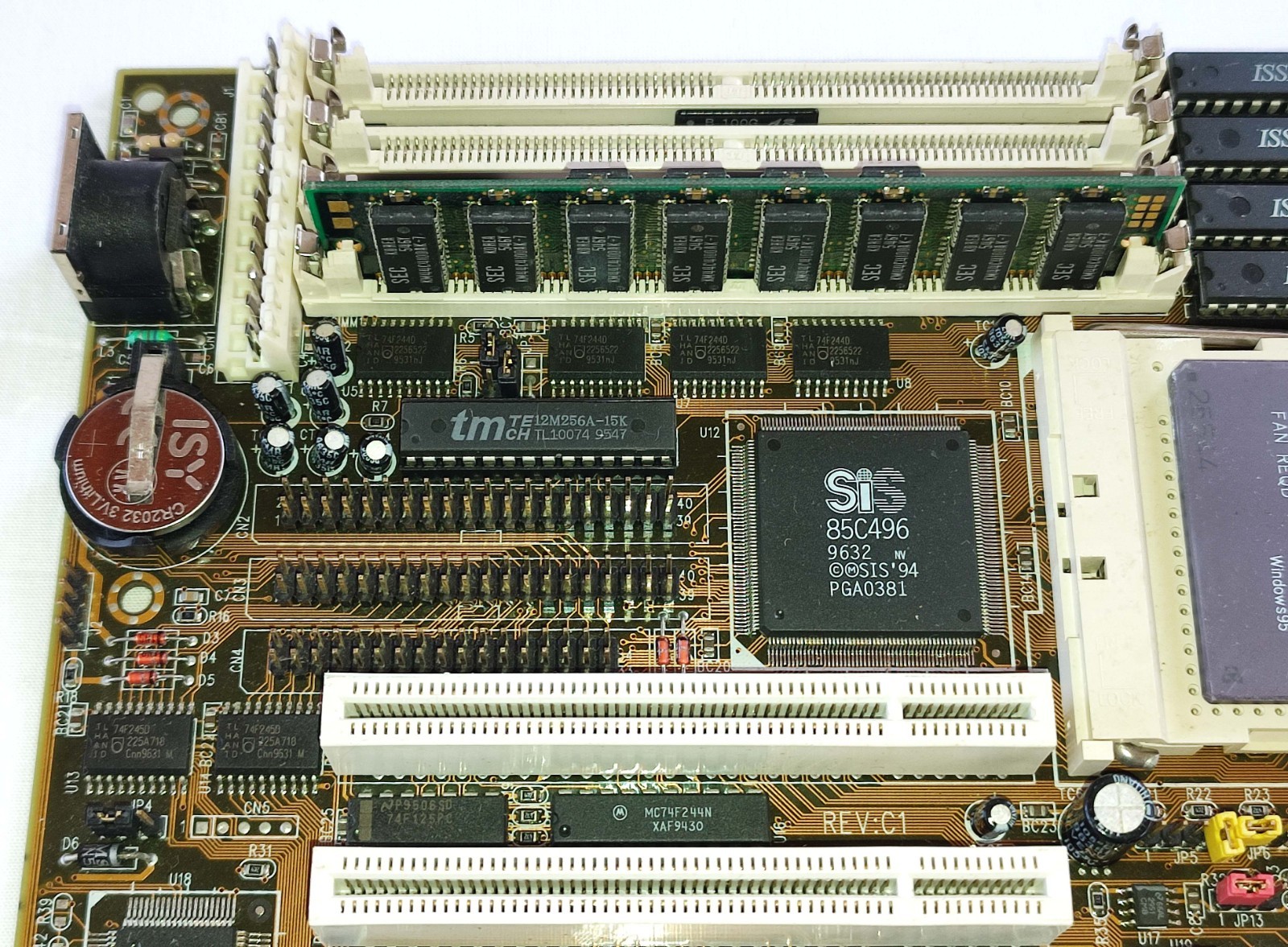 486 MAX Mk2 – Lucky Star LS-486E Socket 3, AMD 5×86 at 150Mhz, 16MB 60ns FPM RAM