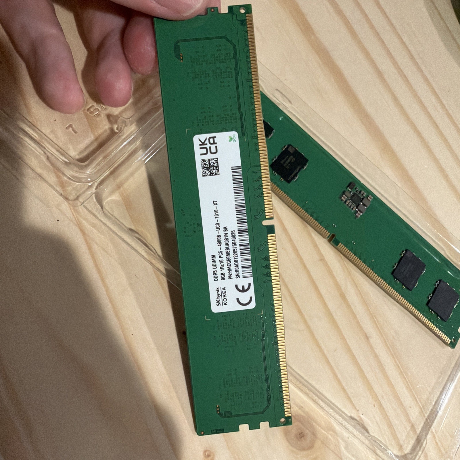 SK Hynix 16GB (2x8GB) 1Rx16 DDR5 4800MHz PC5-4800B Desktop RAM -HMCG66MEBUA081N