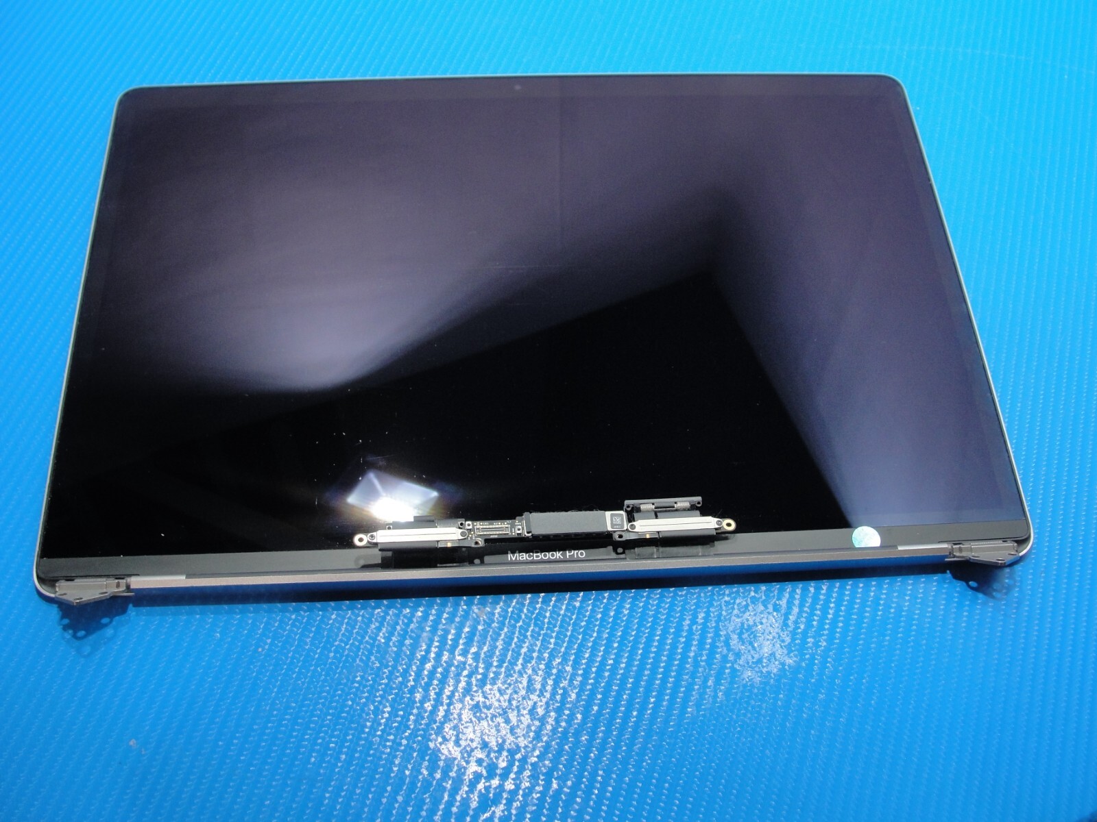 MacBook Pro 15″ A1990 Mid 2018 MR932LL Glossy LCD Screen Assembly Gray 661-10355