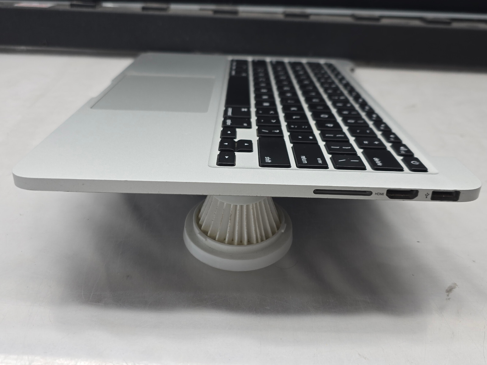 MacBook Pro 13″ 661-8154 Late 2013 2014 A1502 Top Case Palmrest Battery Grade A