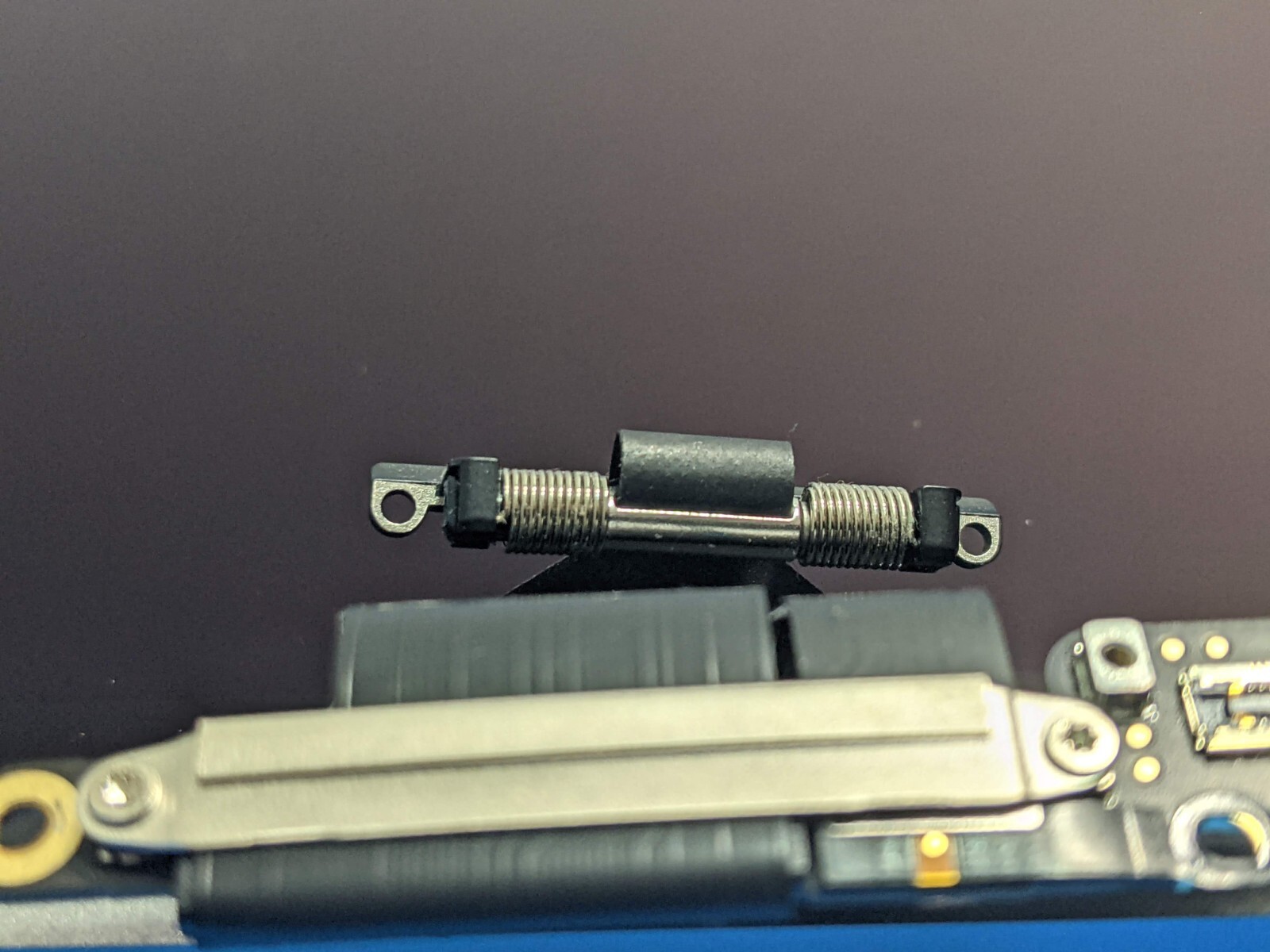 MacBook Pro A2141 16″ Late 2019 MVVL2LL LCD Screen Assembly Gray 661-14200